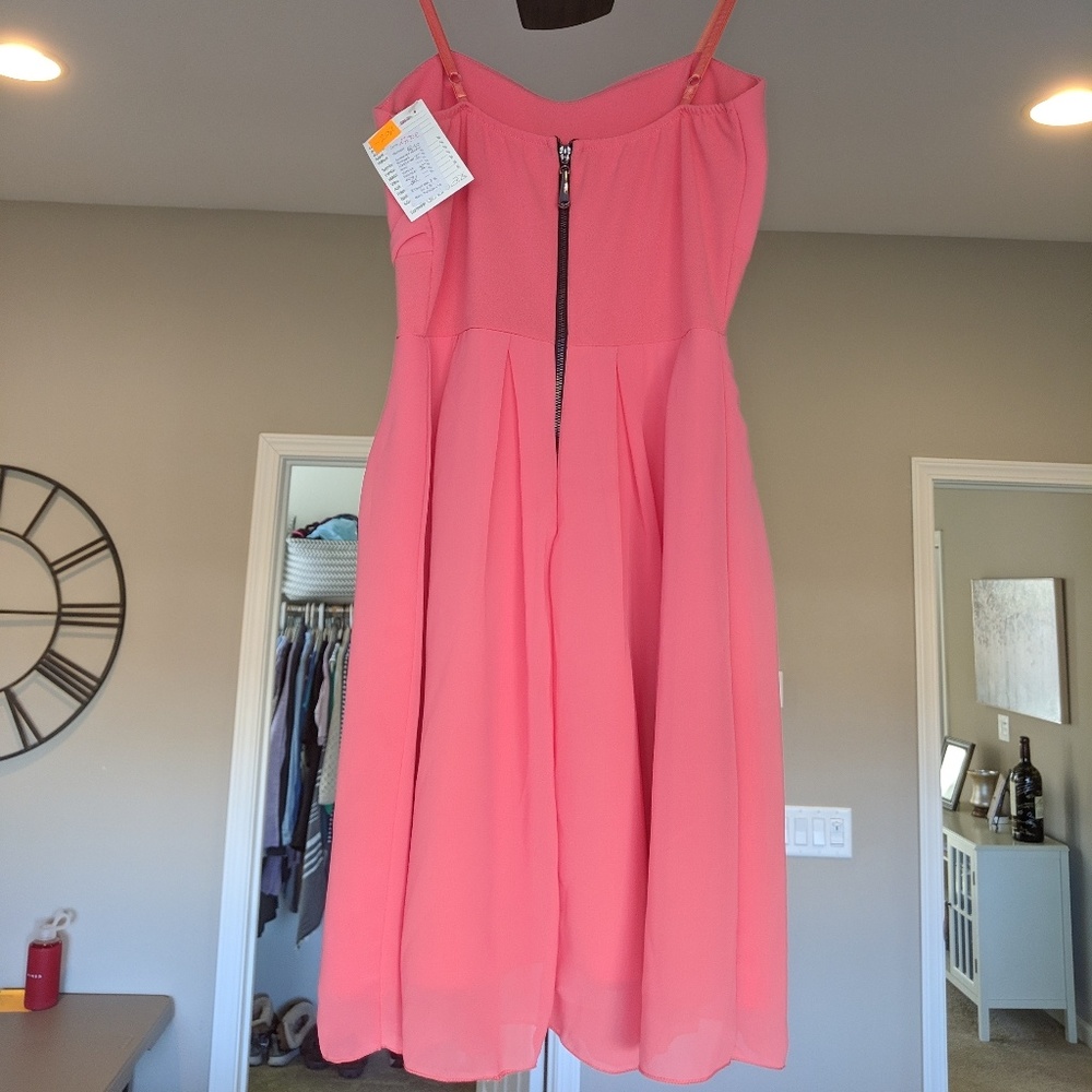 Dress - Picture 2 of 2